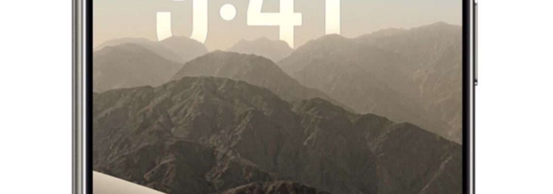 iPhone Duo mit großem Display und Sperrbildschirm vor weißem Hintergrund.